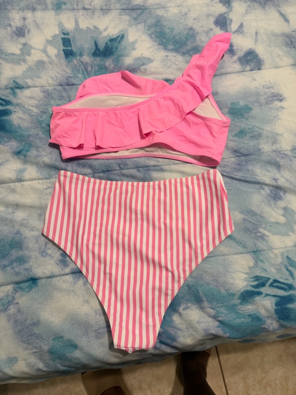 Pink One-Shoulder Ruffle Bikini Set - Picture 3 of 4